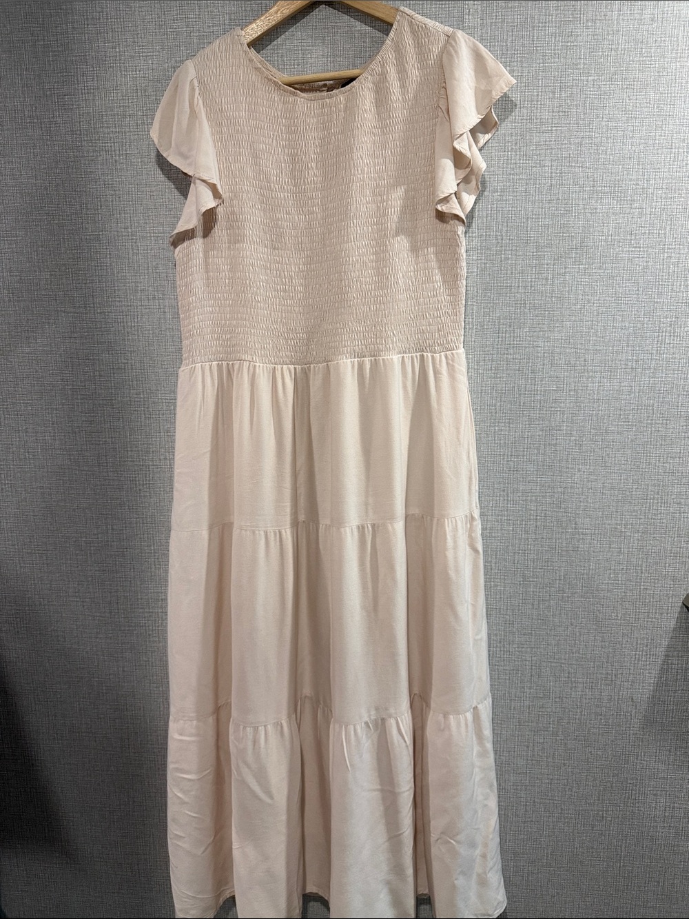 Zesica Brand Ivory Tiered Flutter Sleeve Maxi Dress Size X-Large